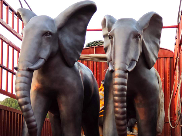 大象雕塑发货
